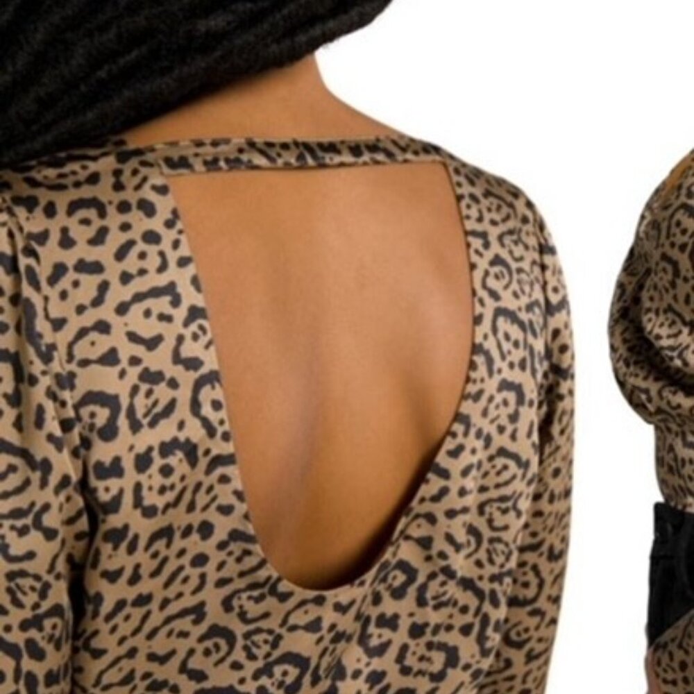 Good American Satin Faux Wrap Top in Leopard Print Size 1 (Sm) - Picture 2 of 6
